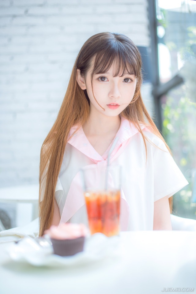 “砰砰砰~”